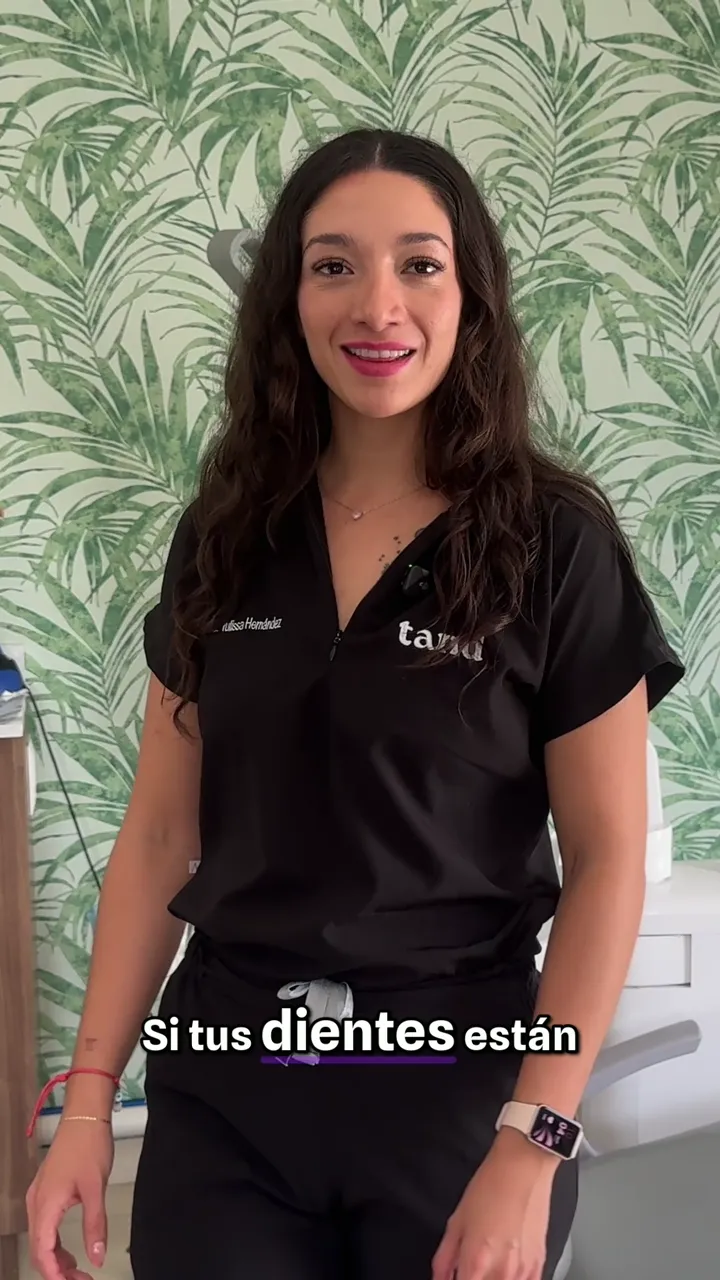Una ortodoncista del equipo de TAND explica en video el tratamiento con brackets